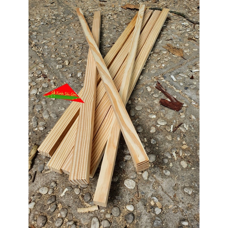Thanh gỗ thông vuông 2x3cm, dài 80cm bào láng 4 mặt dùng làm khung sườn,làm thùng gỗ decord, đóng chuồng thú cưng, DIY..