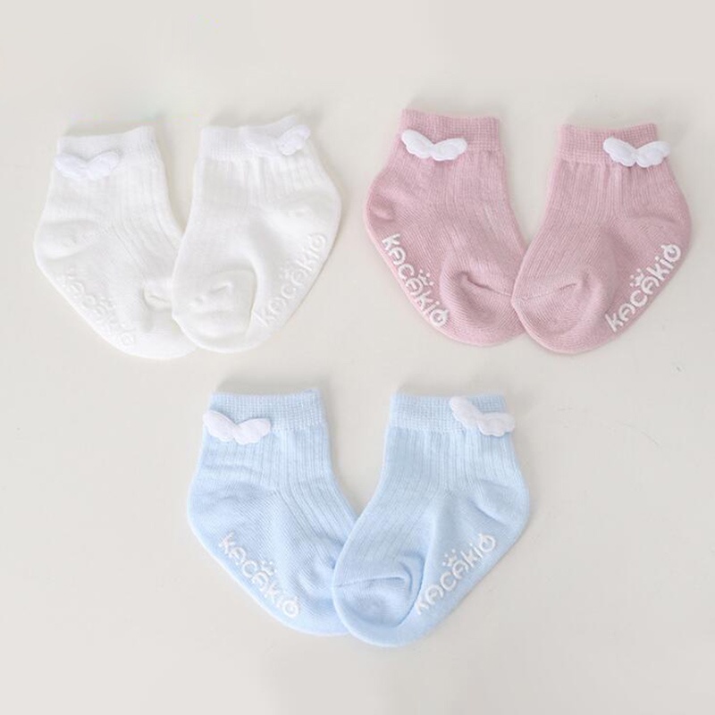Vớ cotton mềm chống trượt đính cánh thiên thần cho bé từ 3-12 tháng tuổi