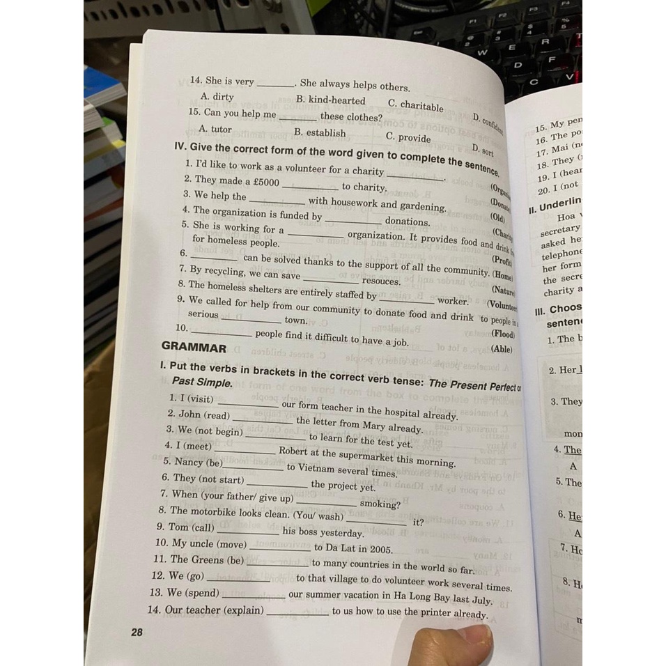 Sách - Bài tập phát triển năng lực tiếng anh 7 ( Global Success )