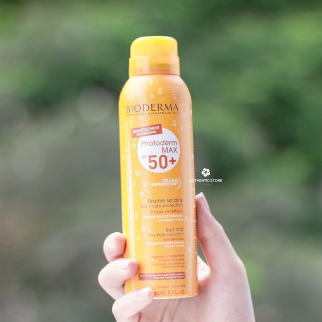 Xịt chống nắng Bioderma Photoderm Max Brume Solaire SPF50+ dành cho toàn thân và da nhạy cảm 150ml