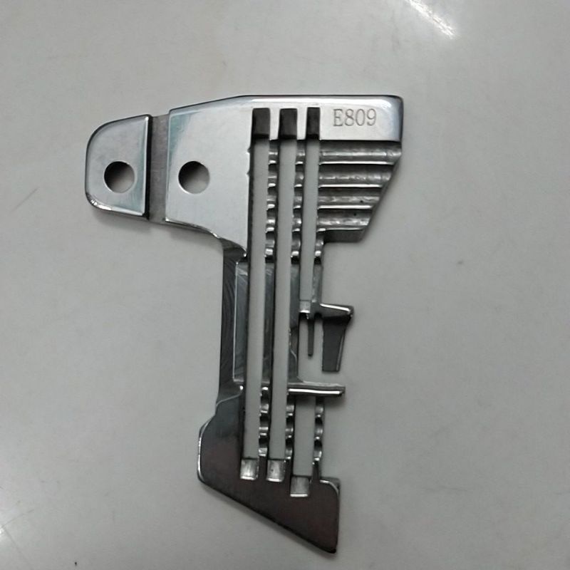 Mặt nguyệt dùng cho máy vắt sổ 4 chỉ E809