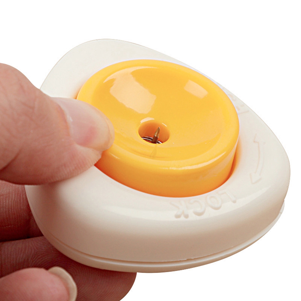 Dụng cụ hỗ trợ đục vỏ trứng tiện lợi dành cho nhà bếp