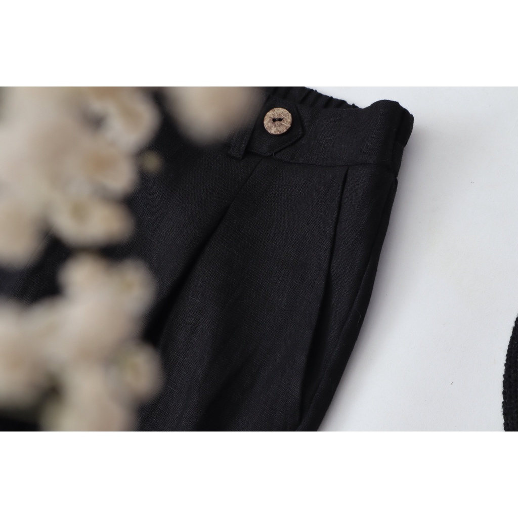 Quần côn Linen KANAMY phối 3 nút màu đen