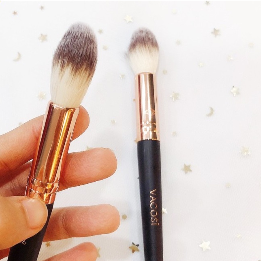 Cọ Đánh Bắt Sáng Highlight Vacosi Tapered Highlighter Brush M26