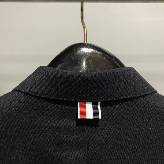 ÁO VEST THOM BROWNE DOUBLE NAM HAI HÀNG KHUY MÀU XANH ĐEN