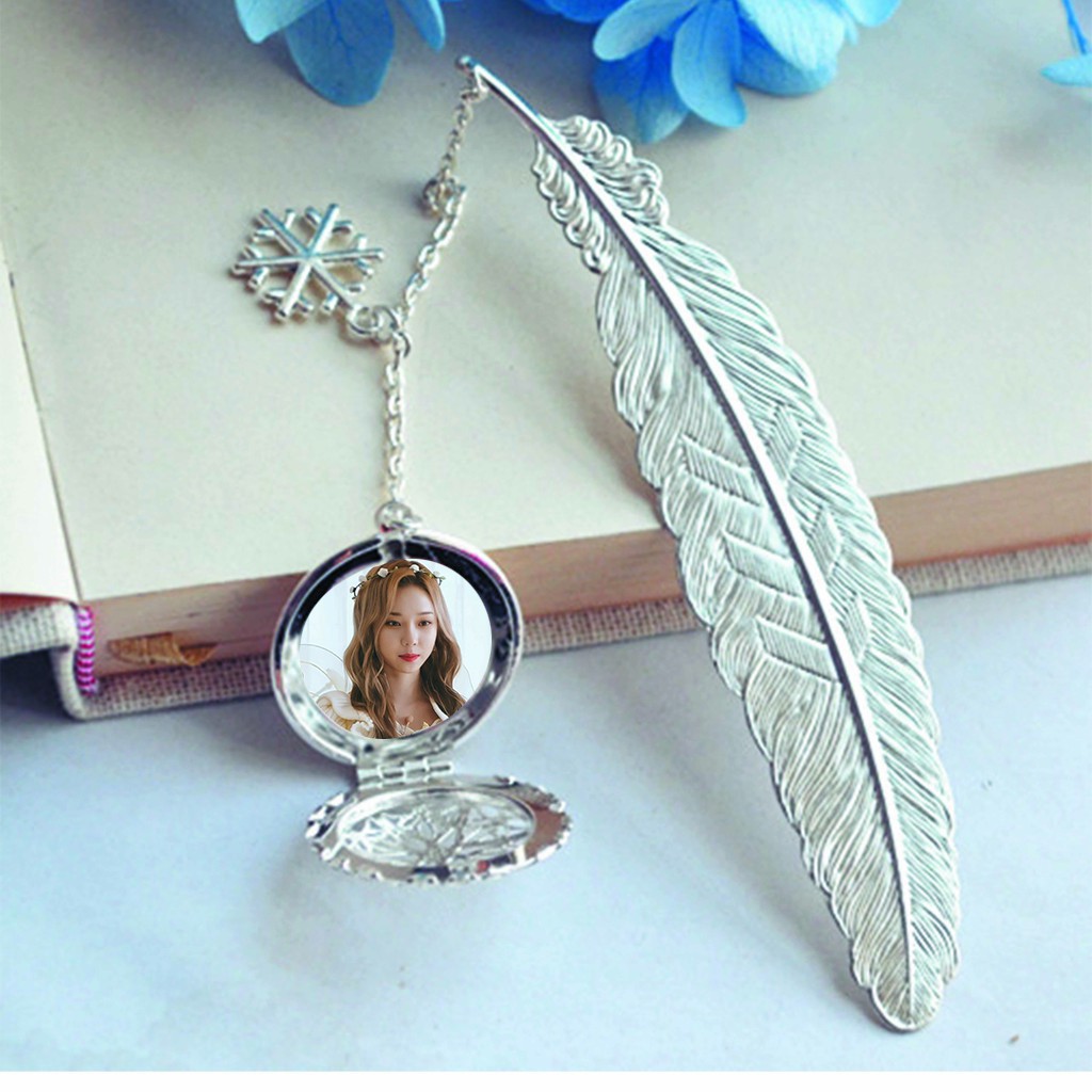 (không kèm hộp) Bookmark lông vũ IN HÌNH Aespa Winter Ningning Karina Giselle gắn điệp lá kim loại mỏng idol thần tượng