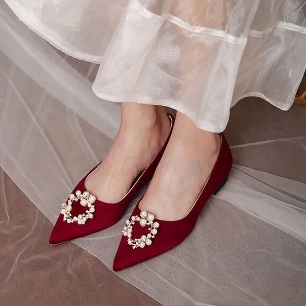 Giày Búp Bê Mũi Nhọn Đính Đá Ngọc Trai Giả Màu Trắng Size 33-44 Thời Trang Cho Cô Dâu