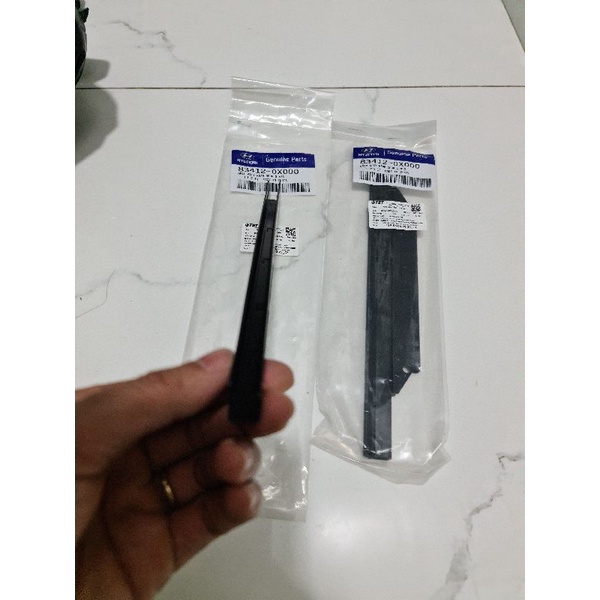 Ray trượt kính sau  834120X000