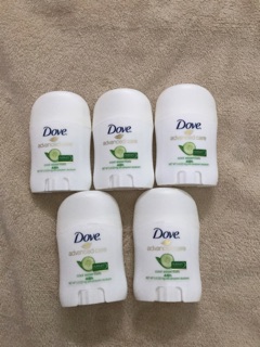 Lăn khử mùi Dove
