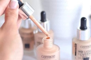 Kem nền Catrice HD Liquid Coverage Foundation