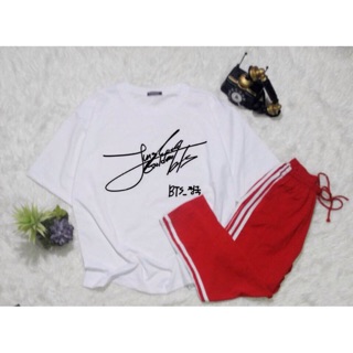 (Tặng ảnh BTS)Set BTS quần áo cộc tay in chữ kí các thành vien quần đỏ