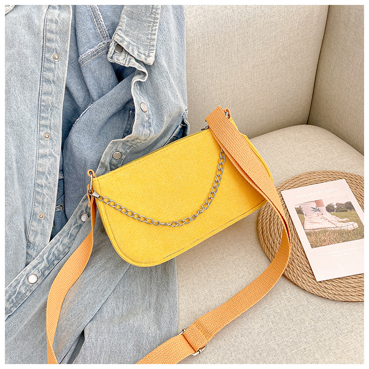 Túi đeo vai IELGY màu đen phối xích đơn giản phong cách Hàn Quốc dễ phối đồ cho nữ