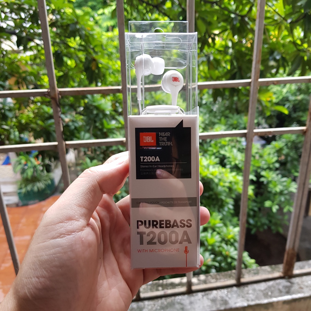 Tai nghe JBL T200A, super bass, có mic nghe nhạc và chơi game rất tốt, chân cắm 3.5mm