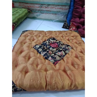 Lót ngồi gấm