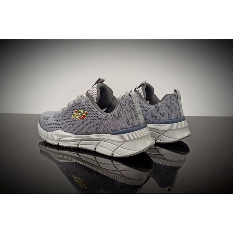 S.K.C.H.E.R.S D’Lux Wallker