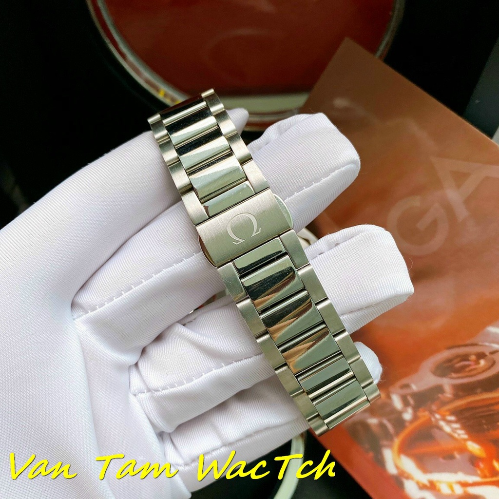 Đồng hồ nam Omega Seamaster World 42mm máy Nhật Automatic, hoạ tiết thế giới