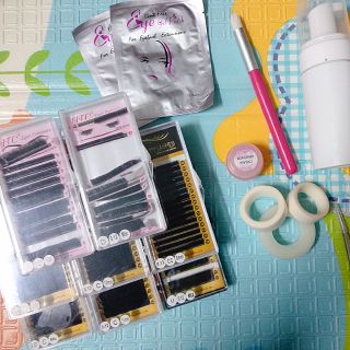 Dụng cụ tập nối mi