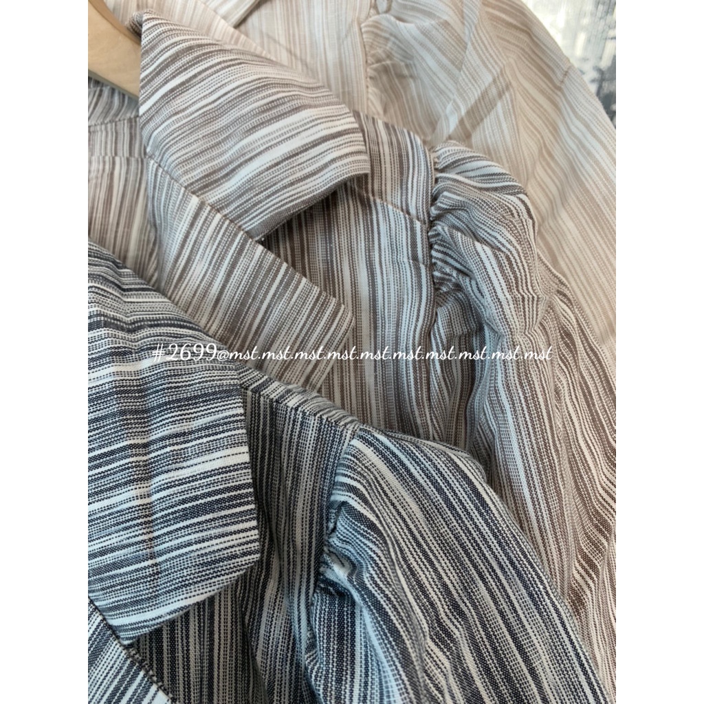 Áo cổ vest thô mỏng kẻ sọc the.sweaterweather TSW