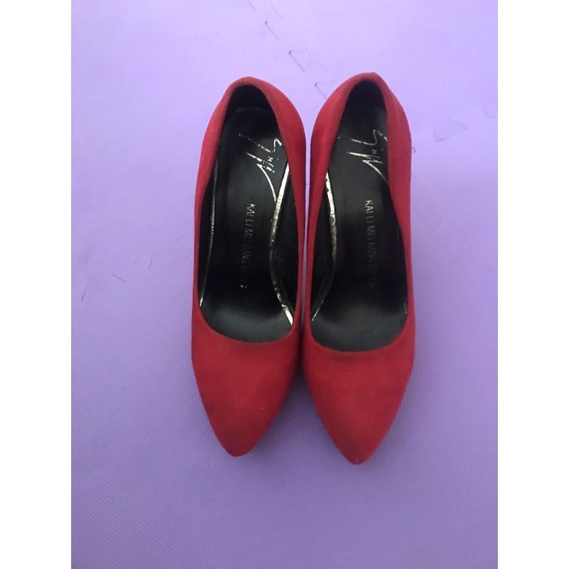 đôi cao gót màu đỏ size 36 new cao 10p.