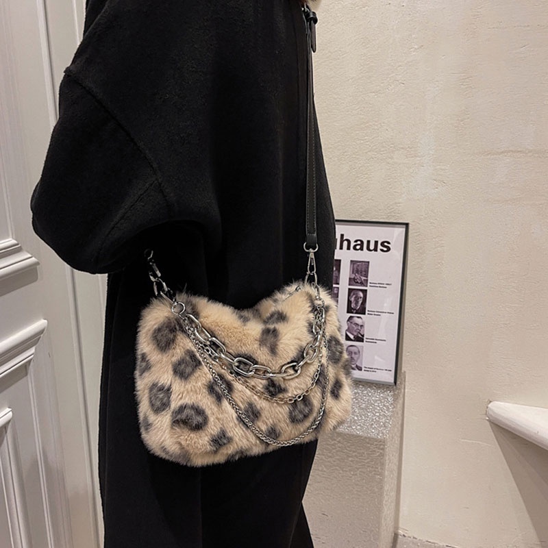 Túi đeo chéo YADOU phối lông dây xích thời trang thu đông cho nữ