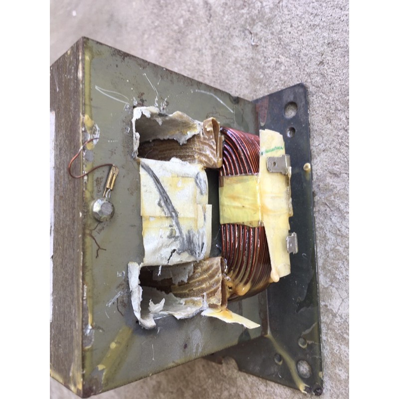 Biến áp lò vi sóng đã đục sẵn