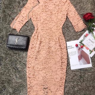 Váy ren body màu nude