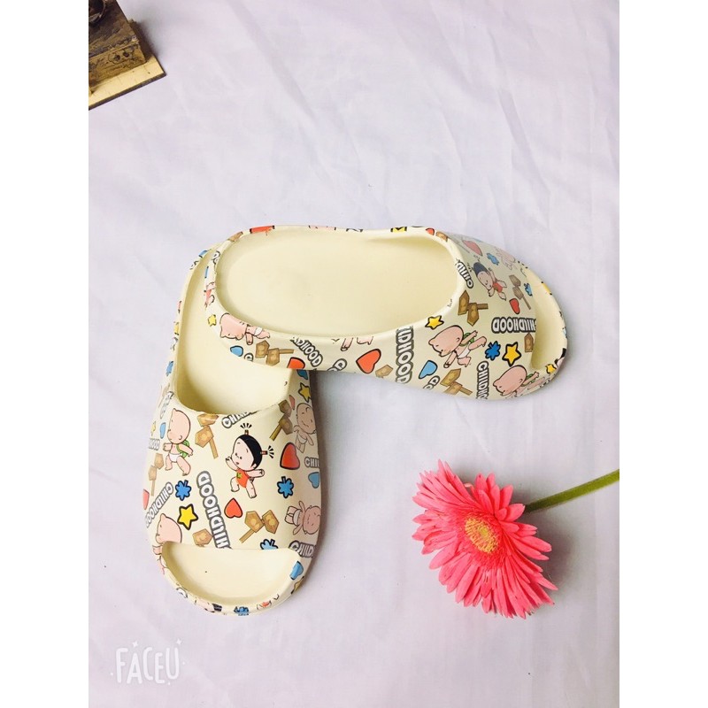 Dép YZ phiên bản giới hạn, dép quai ngang hottrend 2021