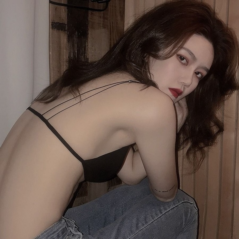 Áo Lót Không Gọng Với Thiết Kế Cúp Ngực Gợi Cảm Dành Cho Nữ