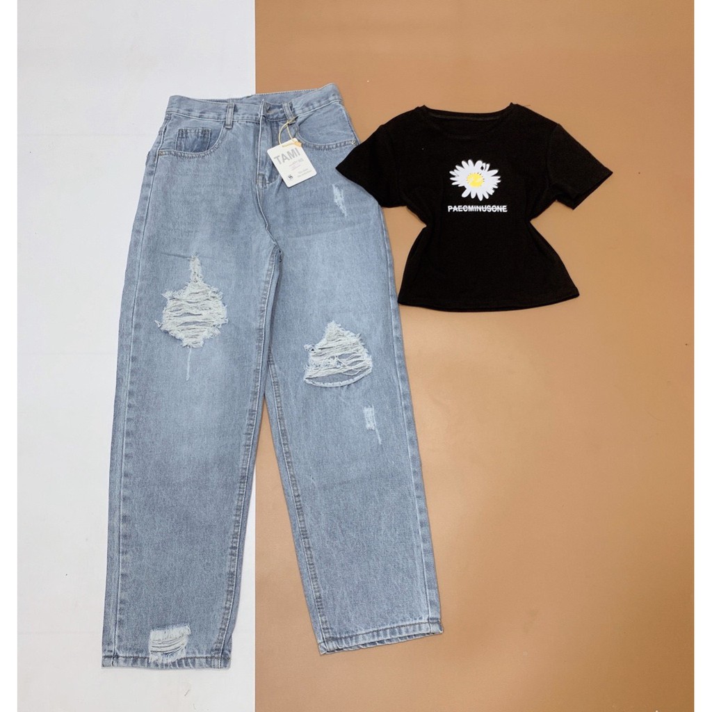 Áo croptop in hình hoa cúc chữ gạch xinh