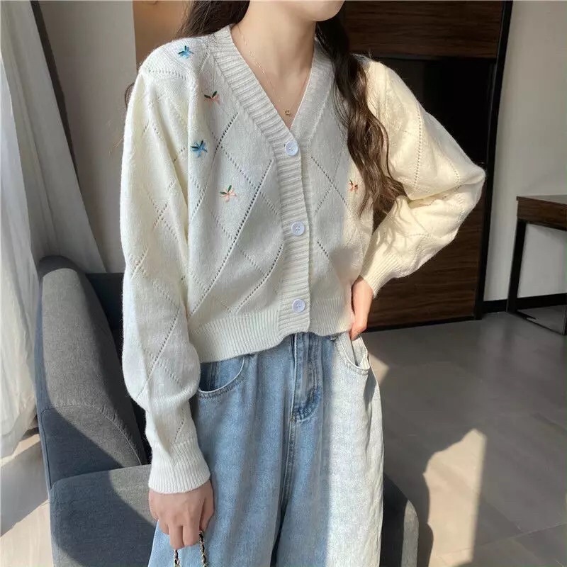 Pass Thanh lý Áo khoác cardigan croptop đính hoa vải len