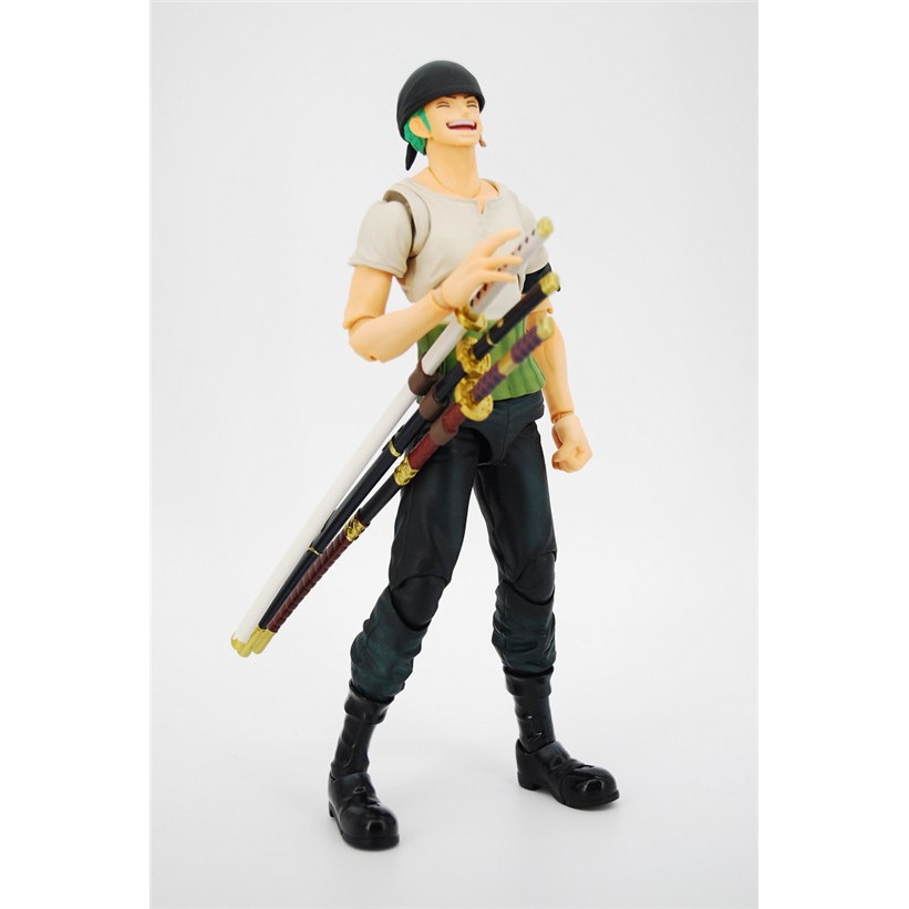 Zoro cầm 3 cây kiếm nhiều chi tiết, khớp cử động cao 18cm - Mô hình figure One Piece