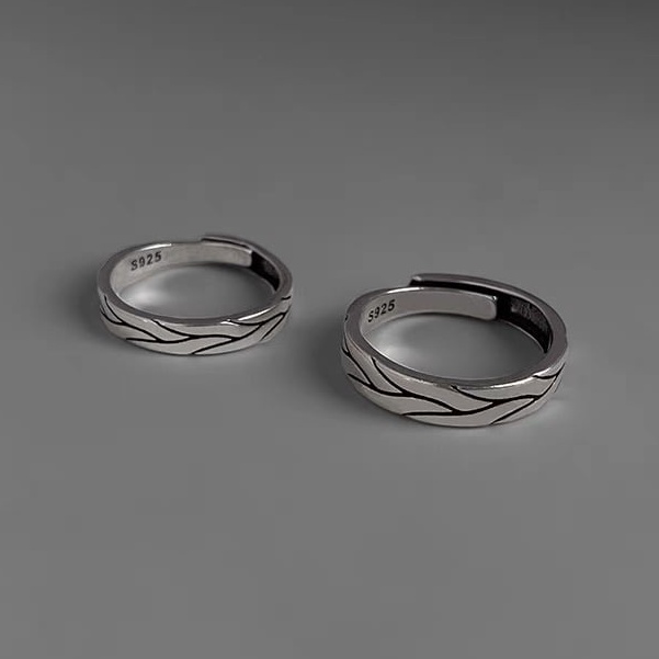 Nhẫn nam nữ thời trang màu bạc tròn Stripes Kuu Clothes unisex chất liệu Titan đẹp đơn giản không gỉ - Nhẫn Stripes