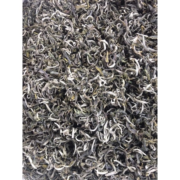 Chè san tuyết cổ thụ nhà làm