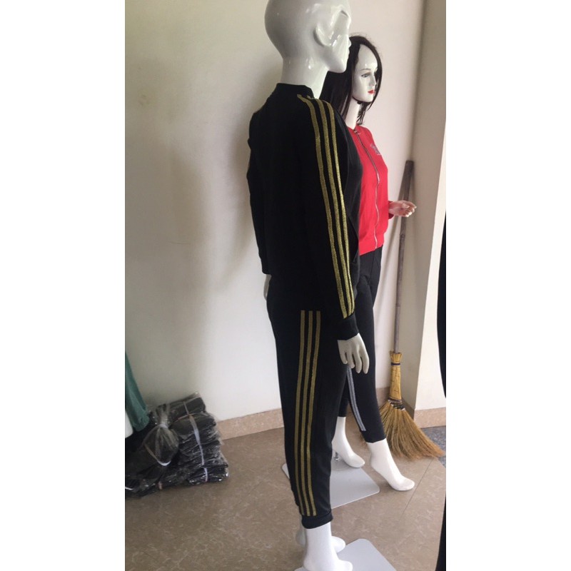 Bộ thể thao nữ khoá dây kéo 3 sọc nhũ kim tuyến vàng | BigBuy360 - bigbuy360.vn