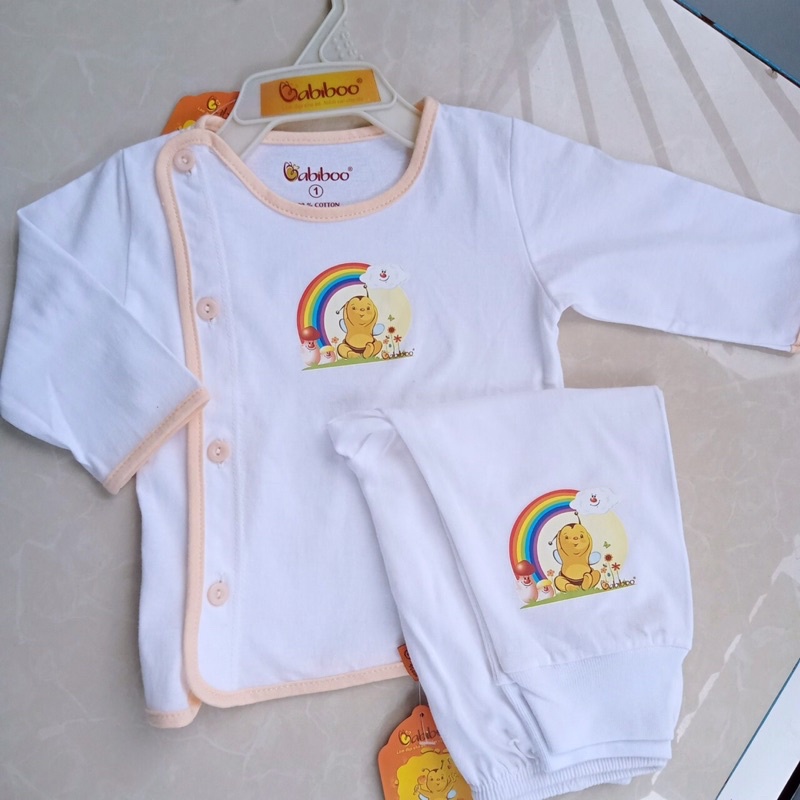 BỘ SƠ SINH DÀI TAY MÀU TRẮNG CÚC LỆCH VIỀN MÀU NHIỀU HOẠ TIẾT - VẢI COTTON 100% CAO CẤP, MỀM MẠI