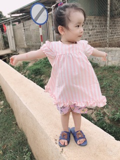 Váy công chúa tự thiết kế kẻ hồng