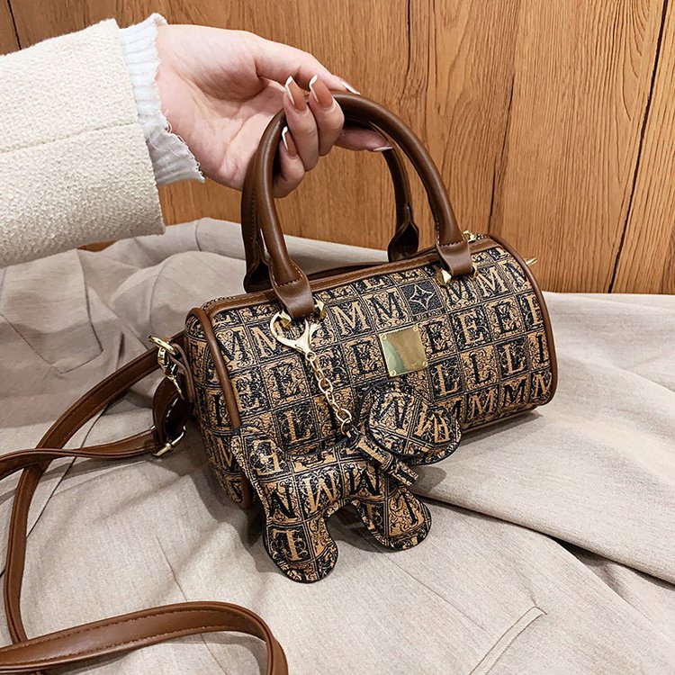 (FREE SHIPPING) Shoulder and Sling bag Túi đeo chéo da mềm thời trang cho nữ 2022