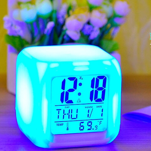 Đồng Hồ Báo Thức Kỹ Thuật Số LCD Hình Khối Lập Phương Đèn LED 7 Màu Có Thể Thay Đổi Ánh Sáng Ban Đêm Màn Hình LCD Cho Trẻ Em