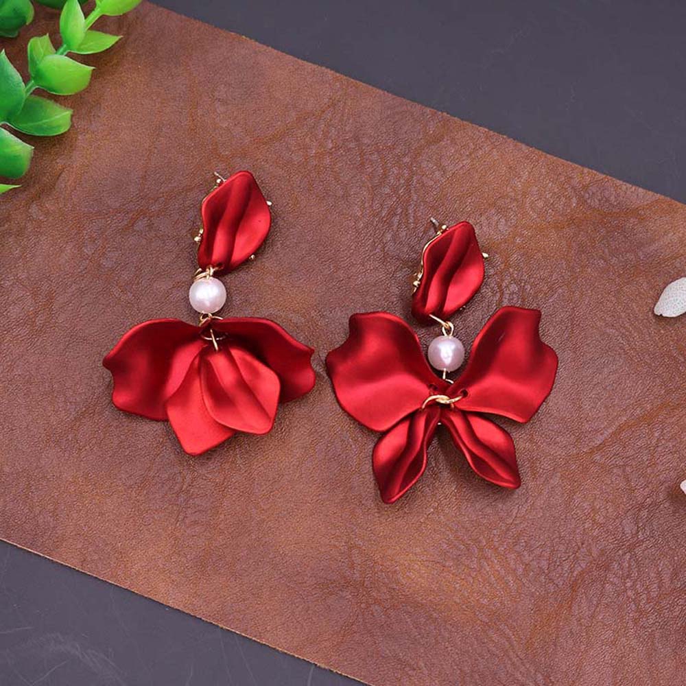 Khuyên Tai Nữ Trang Dáng Dài Tạo Hình Độc Đáo