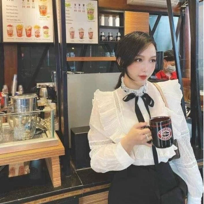 Áo Sơ Mi Nữ, Áo Sơ Mi Khuy Ngọc Cổ Trụ Pha Ren Gắn Nơ Ella