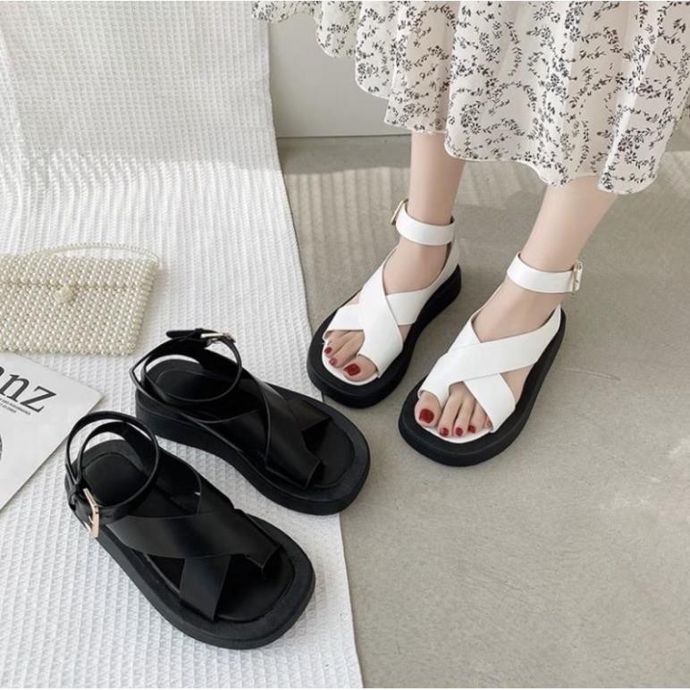 Sandal ulzzang quai chéo xỏ ngón hot 2021