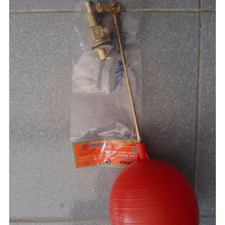 Van phao hồ nước