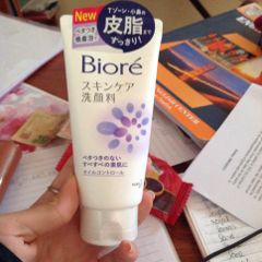Sữa Rửa Mặt Biore - Nhật