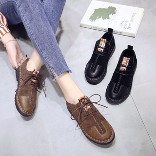 Combo quần jogger và giày