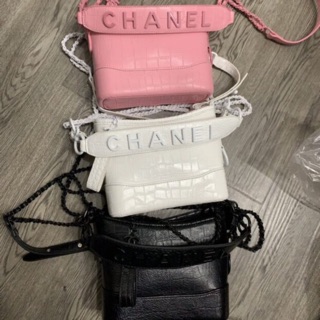 Túi HOBO tag cùng màu túi