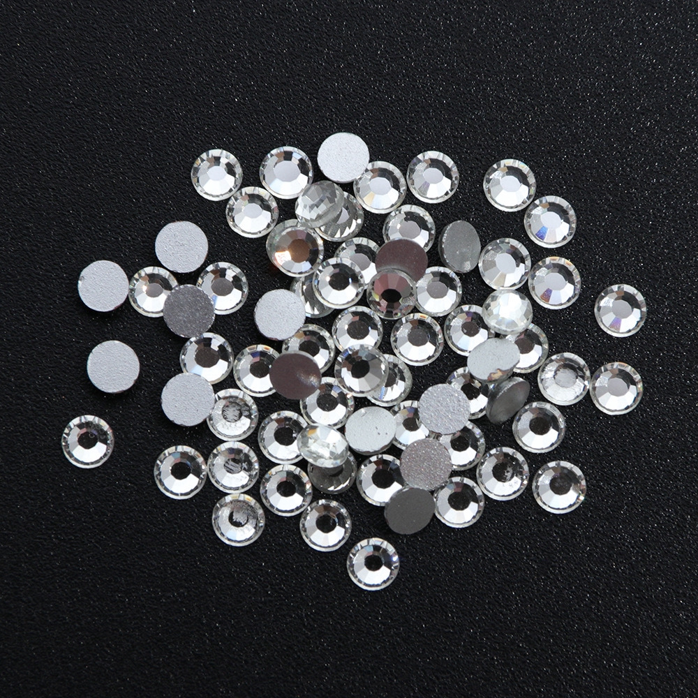 Đá nhân tạo màu trong suốt nhiều kích thước cho dán lên móng tay