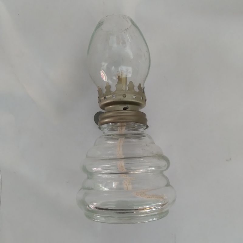 Đèn dầu thủy tinh hột vịt kiểu cổ xưa