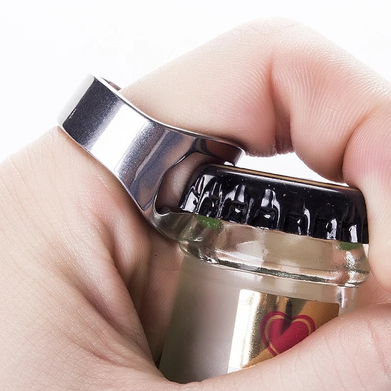 Dụng cụ mở nắp chai bia bằng inox đeo ngón tay tiện lợi