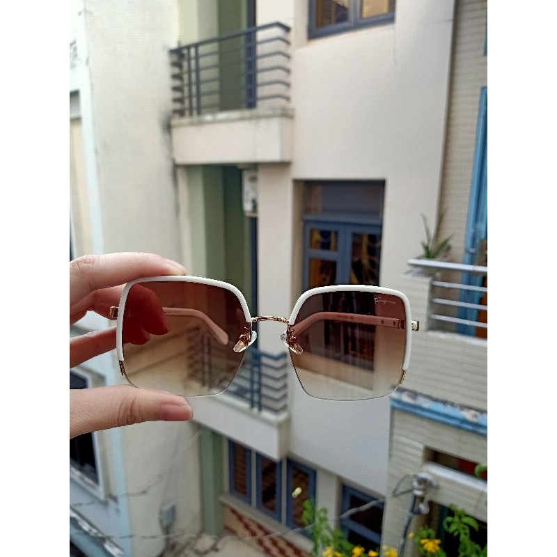 kính mát thời trang