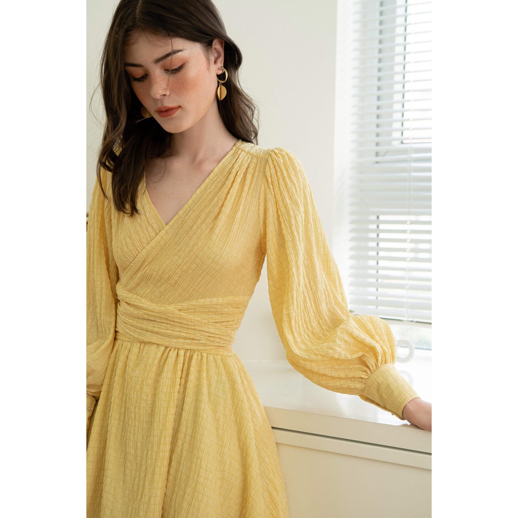 Đầm Cổ V Tay Phồng Màu Vàng EDINI - D1377 | BigBuy360 - bigbuy360.vn